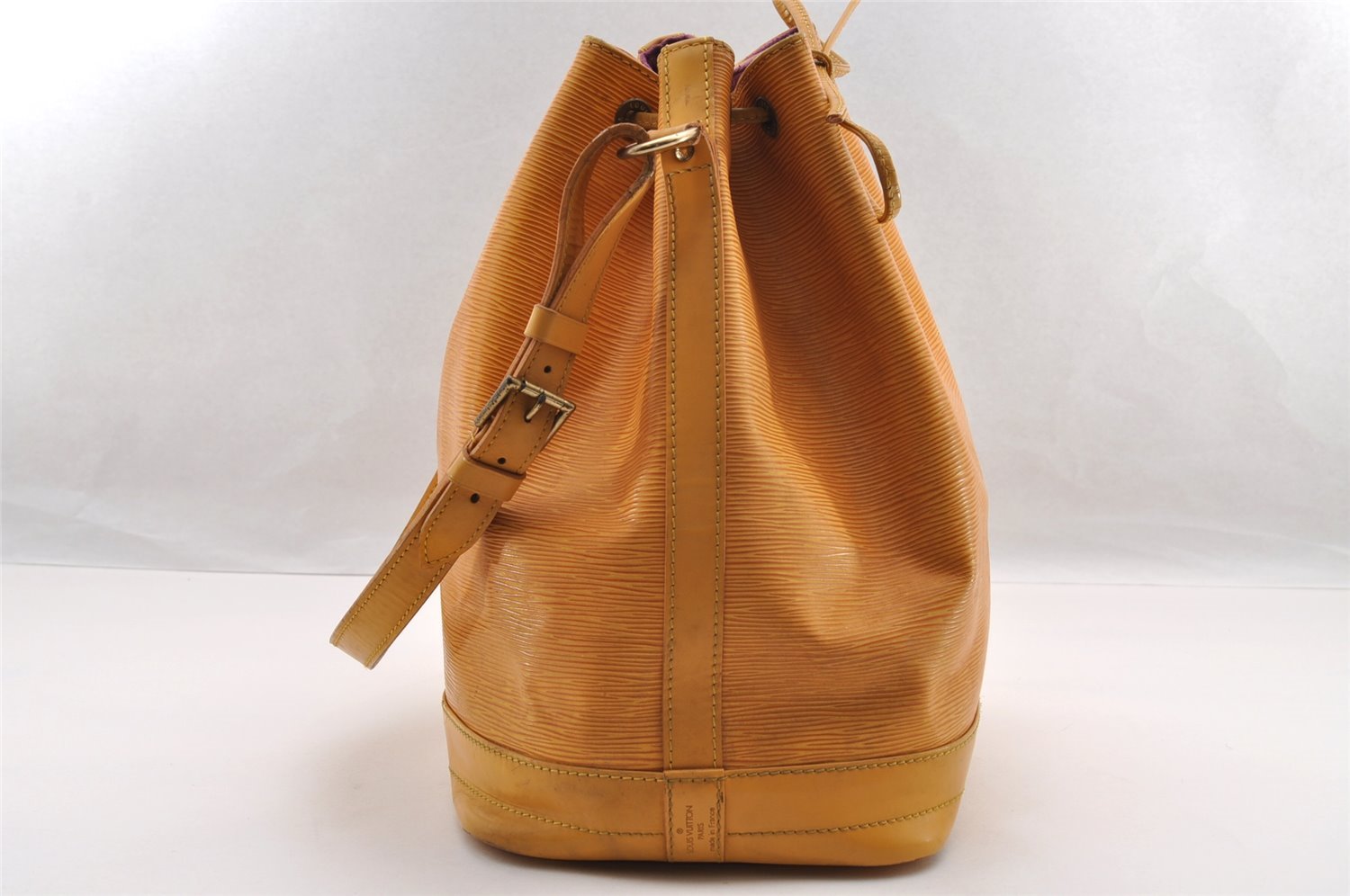 Authentic Louis Vuitton Epi Noe Shoulder Drawstring Bag Yellow M44009 LV 3125I