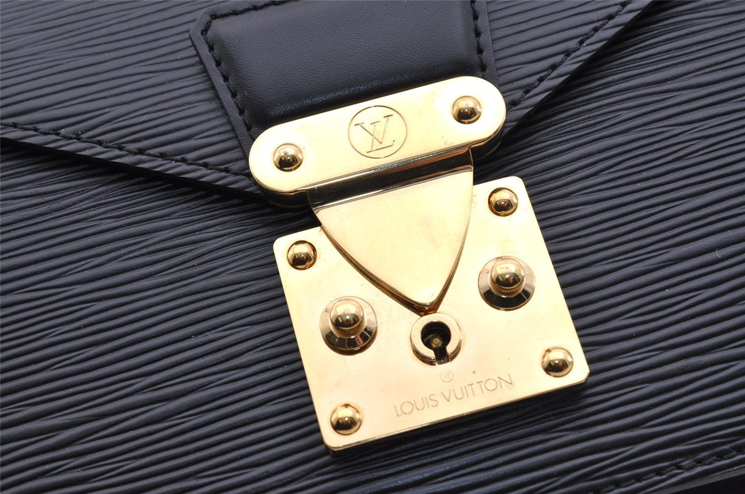 Authentic Louis Vuitton Epi Sellier Dragonne Clutch Bag Black M52612 LV 3130I