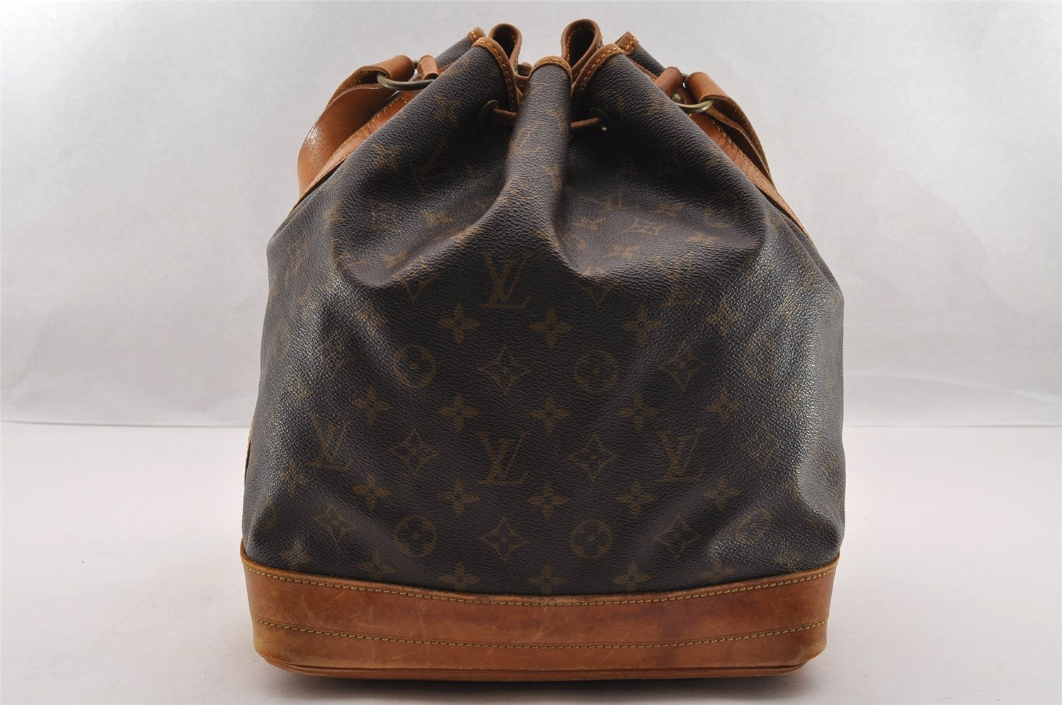 Authentic Louis Vuitton Monogram Noe Shoulder Drawstring Bag M42224 LV 3139I