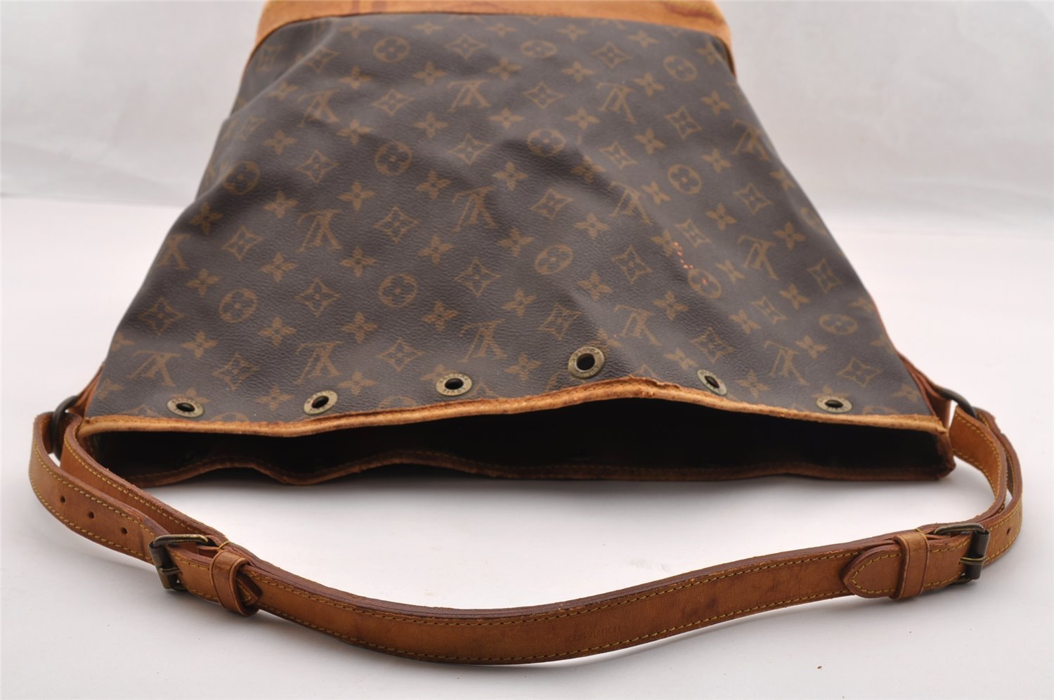 Authentic Louis Vuitton Monogram Noe Shoulder Drawstring Bag M42224 LV 3146I