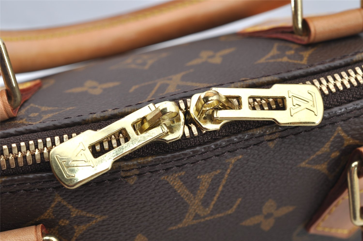 Authentic Louis Vuitton Monogram Alma Hand Bag Purse M51130 LV 3147I