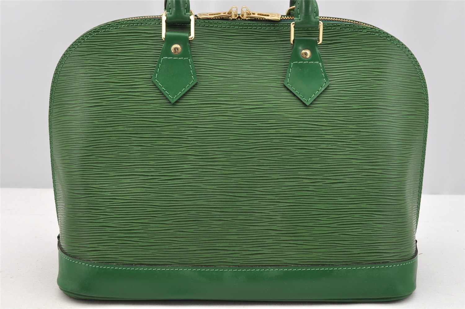 Authentic Louis Vuitton Epi Alma PM Hand Bag Green M52144 LV 3151I
