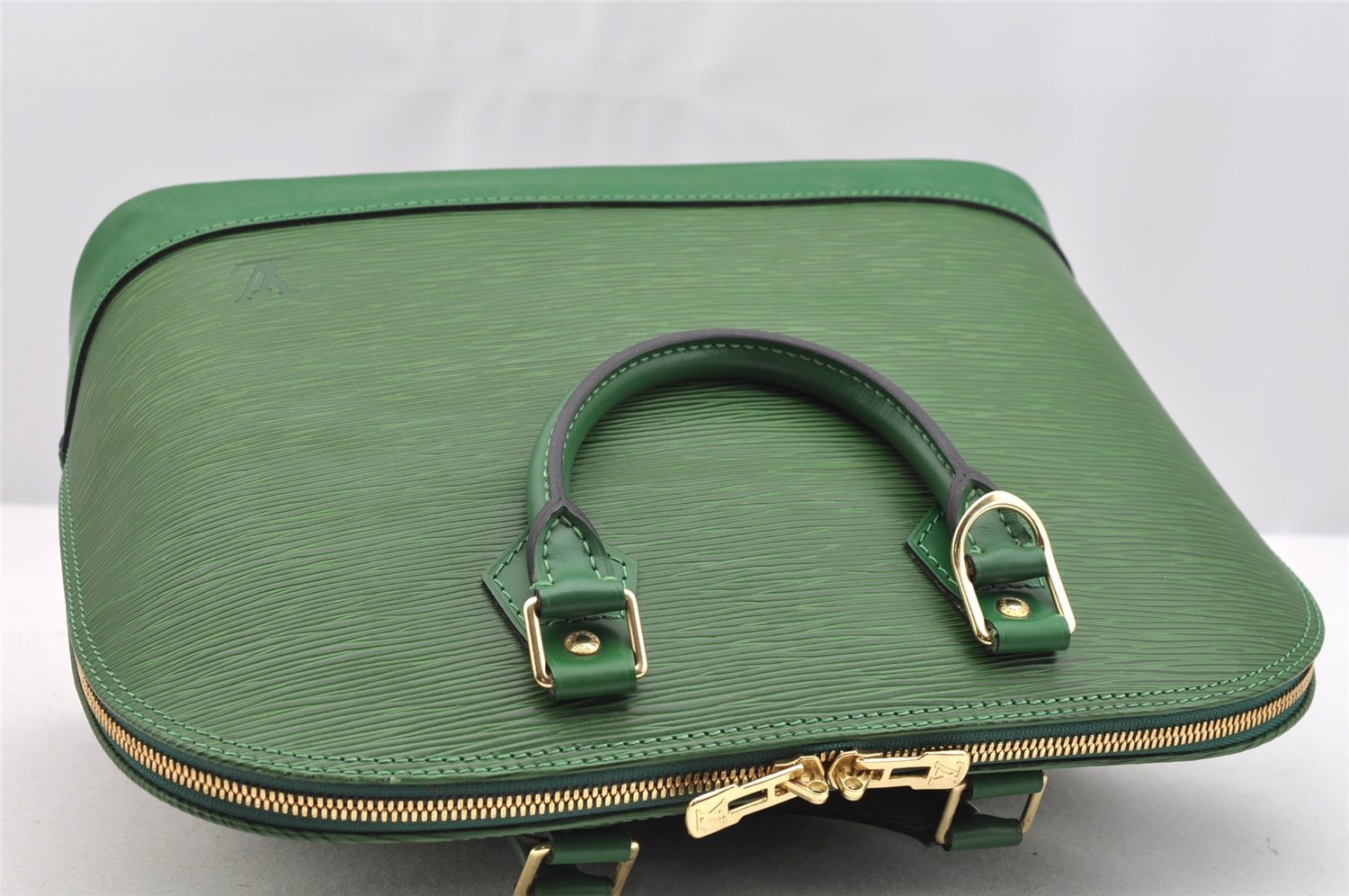 Authentic Louis Vuitton Epi Alma PM Hand Bag Green M52144 LV 3151I