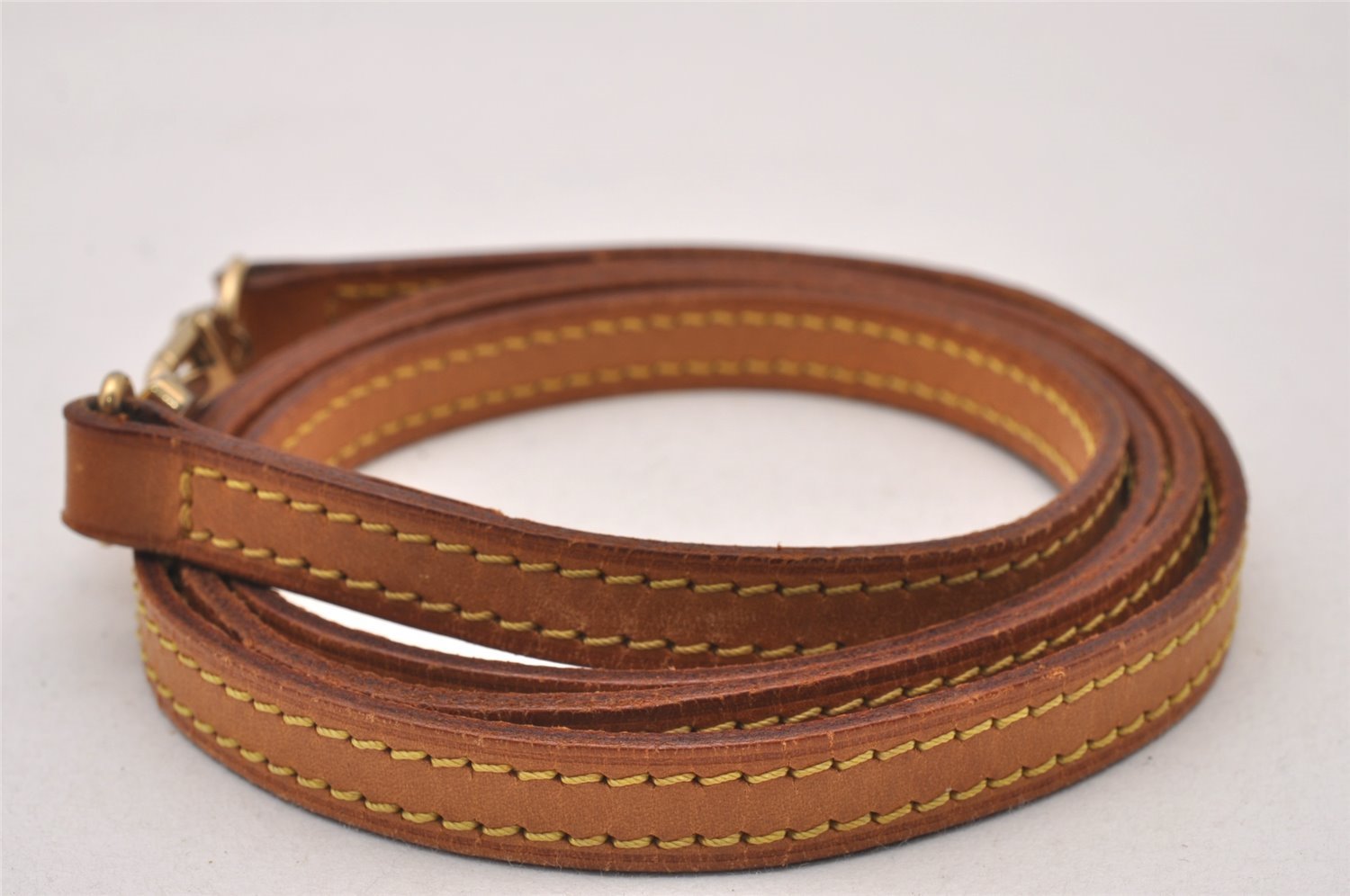 Authentic Louis Vuitton Leather Shoulder Strap Beige 47.6