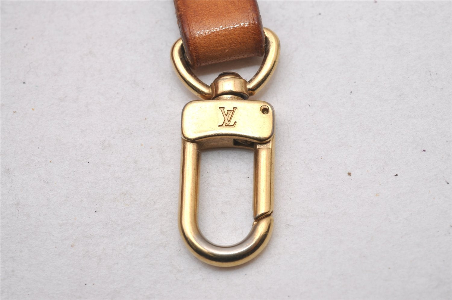 Authentic Louis Vuitton Leather Shoulder Strap Beige 47.6