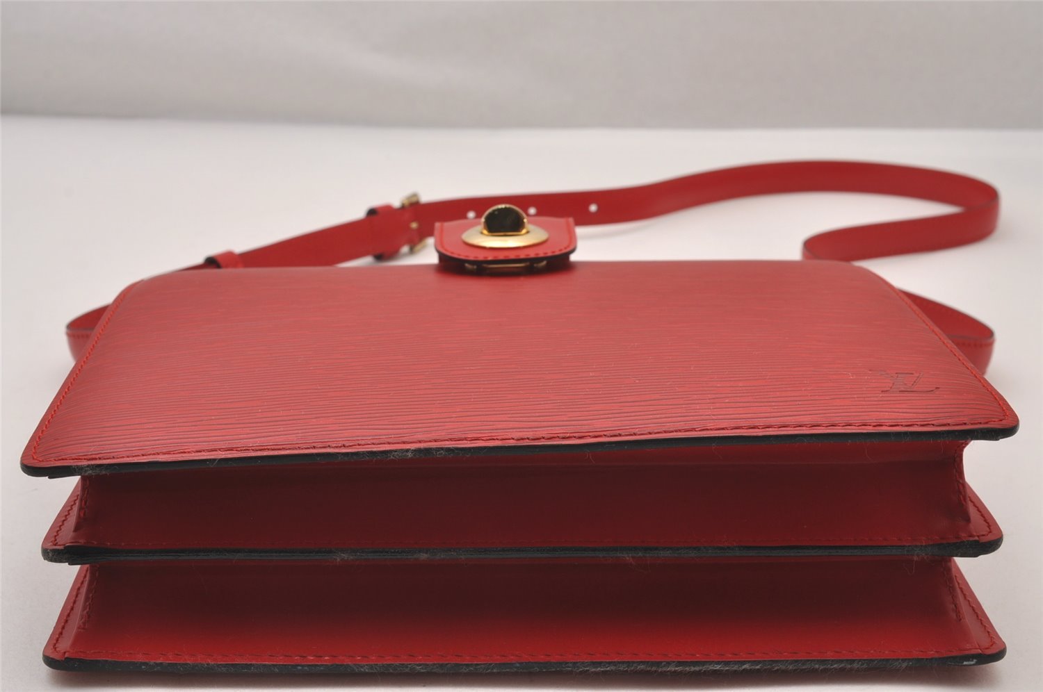 Authentic Louis Vuitton Epi Capucines Shoulder Cross Bag Red M52347 LV 3163I