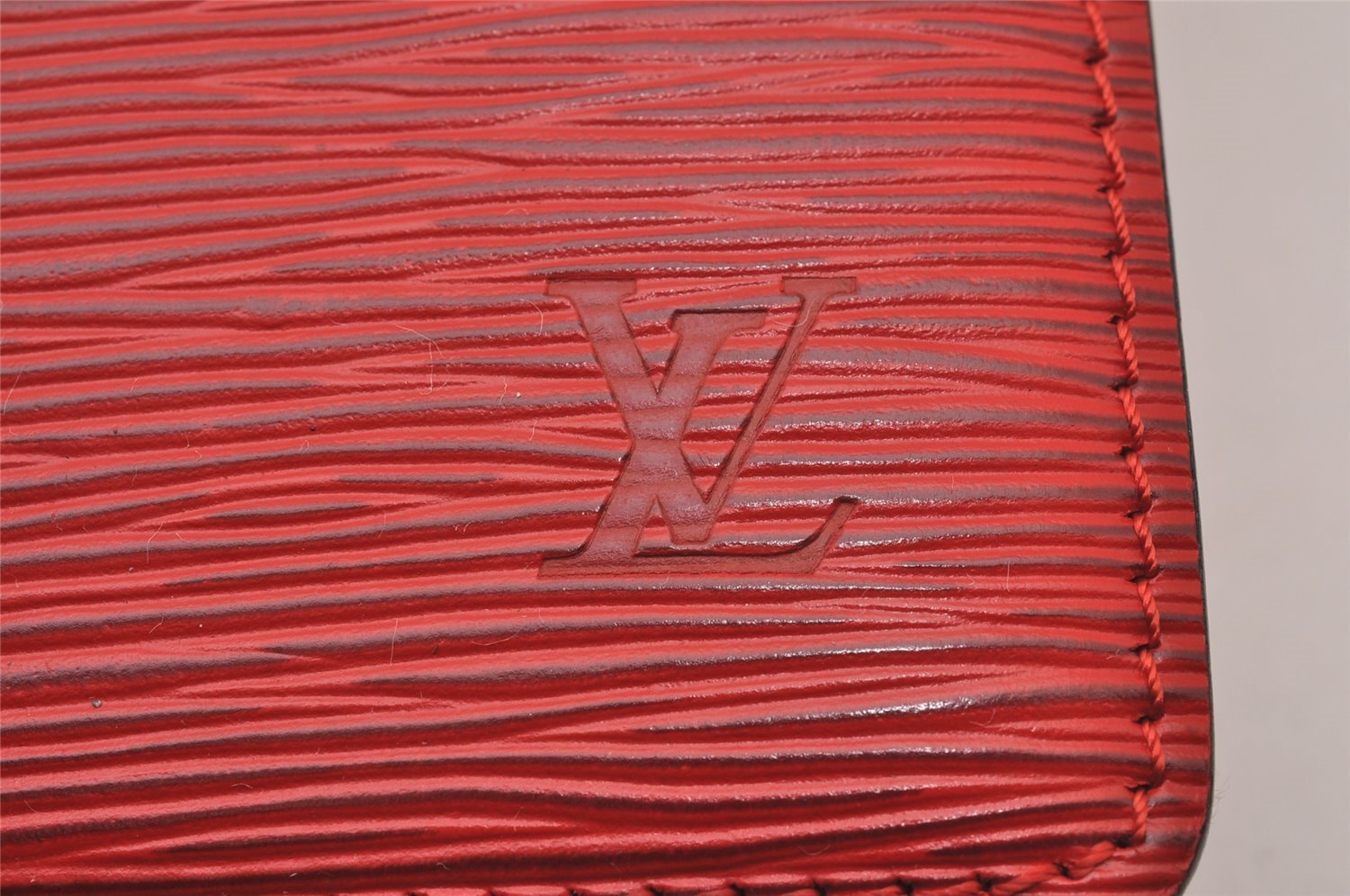 Authentic Louis Vuitton Epi Capucines Shoulder Cross Bag Red M52347 LV 3163I