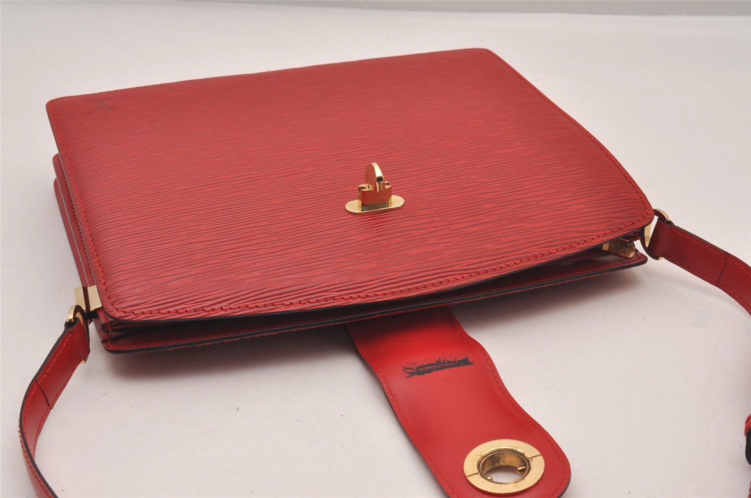 Authentic Louis Vuitton Epi Capucines Shoulder Cross Bag Red M52347 LV 3163I