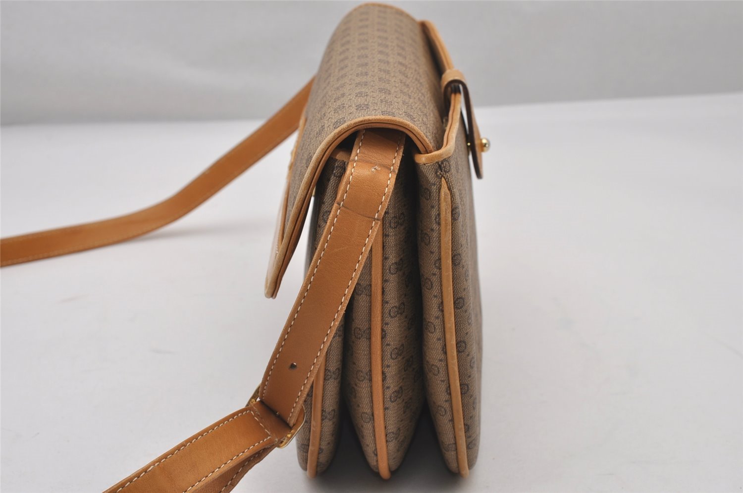 Authentic GUCCI Micro GG PVC Leather Shoulder Cross Body Bag Brown Junk 3198I