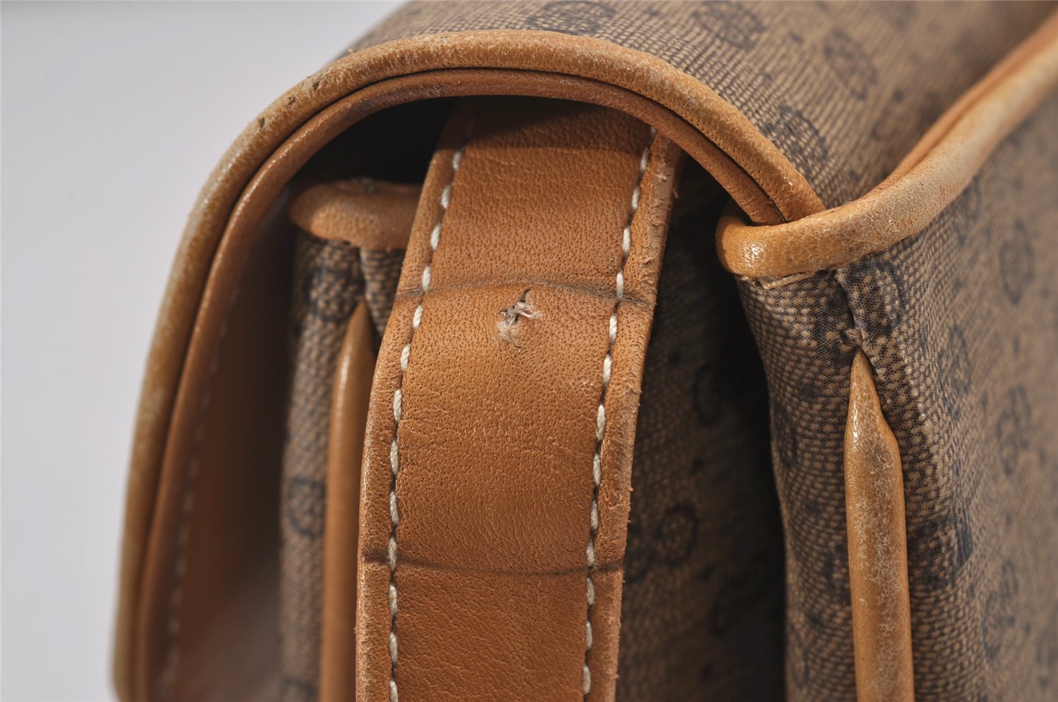 Authentic GUCCI Micro GG PVC Leather Shoulder Cross Body Bag Brown Junk 3198I