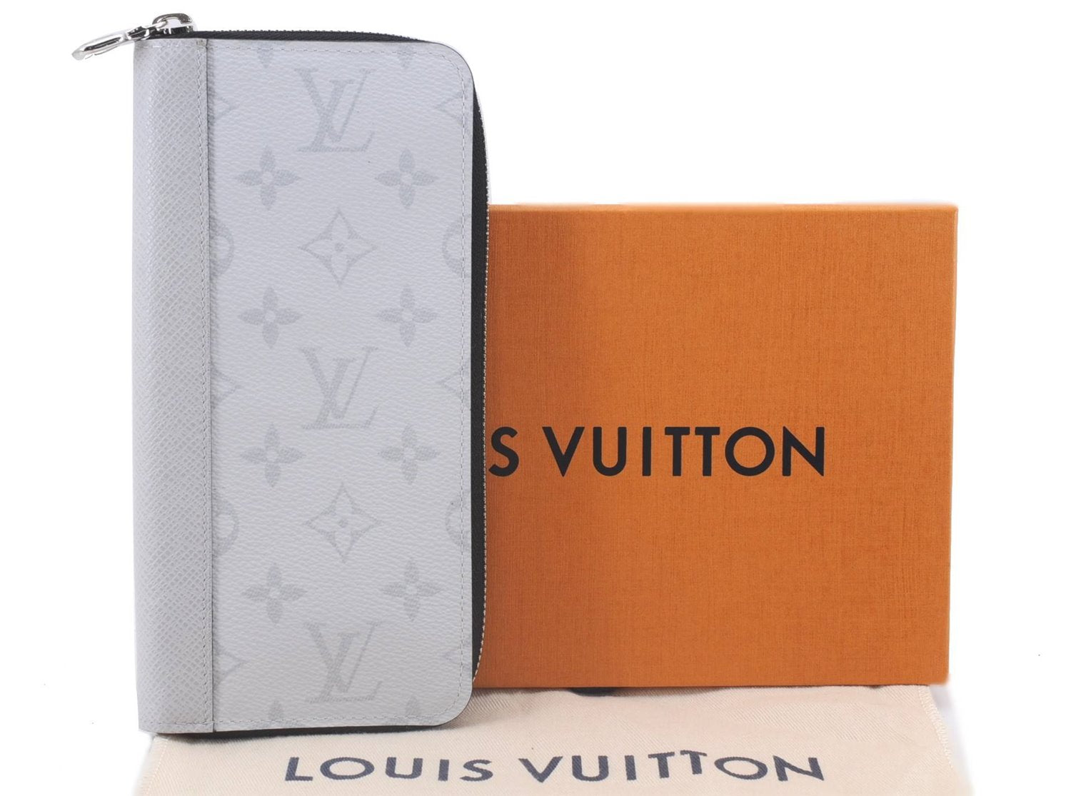 Auth Louis Vuitton Taiga Rama Portefeuille Brazza Wallet M30298 White Box 3212D