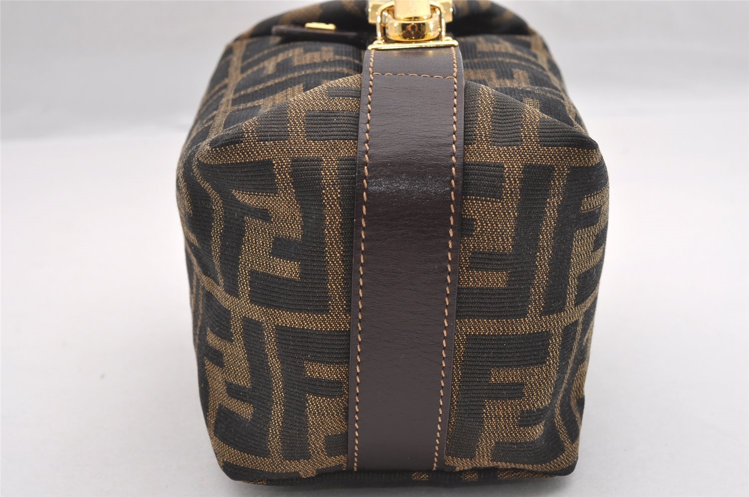 Authentic FENDI Zucca Hand Bag Pouch Purse Canvas Leather Brown Black Junk 3243I