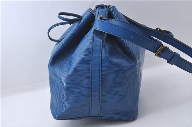 Authentic Louis Vuitton Epi Petit Noe Blue Shoulder Bag M44105 LV 3262D