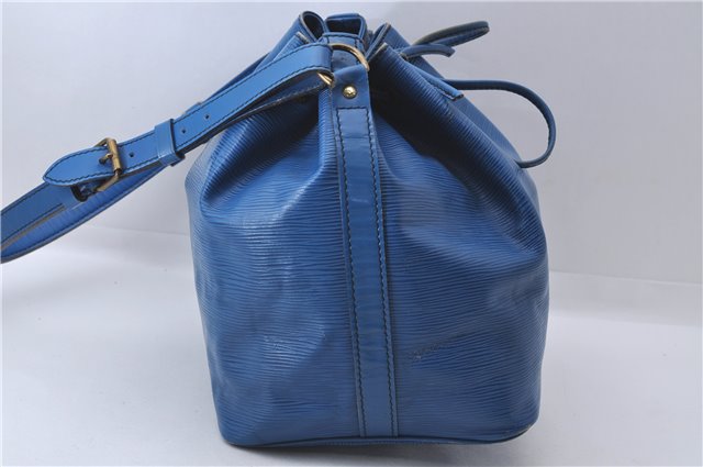 Authentic Louis Vuitton Epi Petit Noe Blue Shoulder Bag M44105 LV 3262D