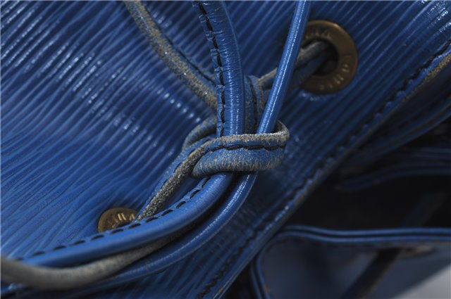 Authentic Louis Vuitton Epi Petit Noe Blue Shoulder Bag M44105 LV 3262D