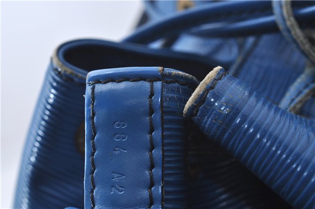 Authentic Louis Vuitton Epi Petit Noe Blue Shoulder Bag M44105 LV 3262D