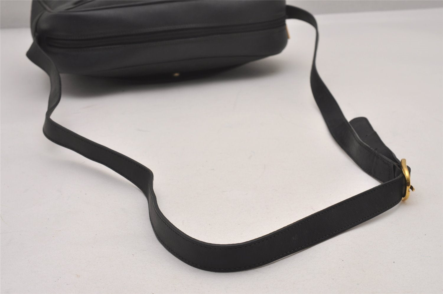 Authentic GUCCI Micro GG PVC Leather Shoulder Cross Body Bag Black Junk 3271I