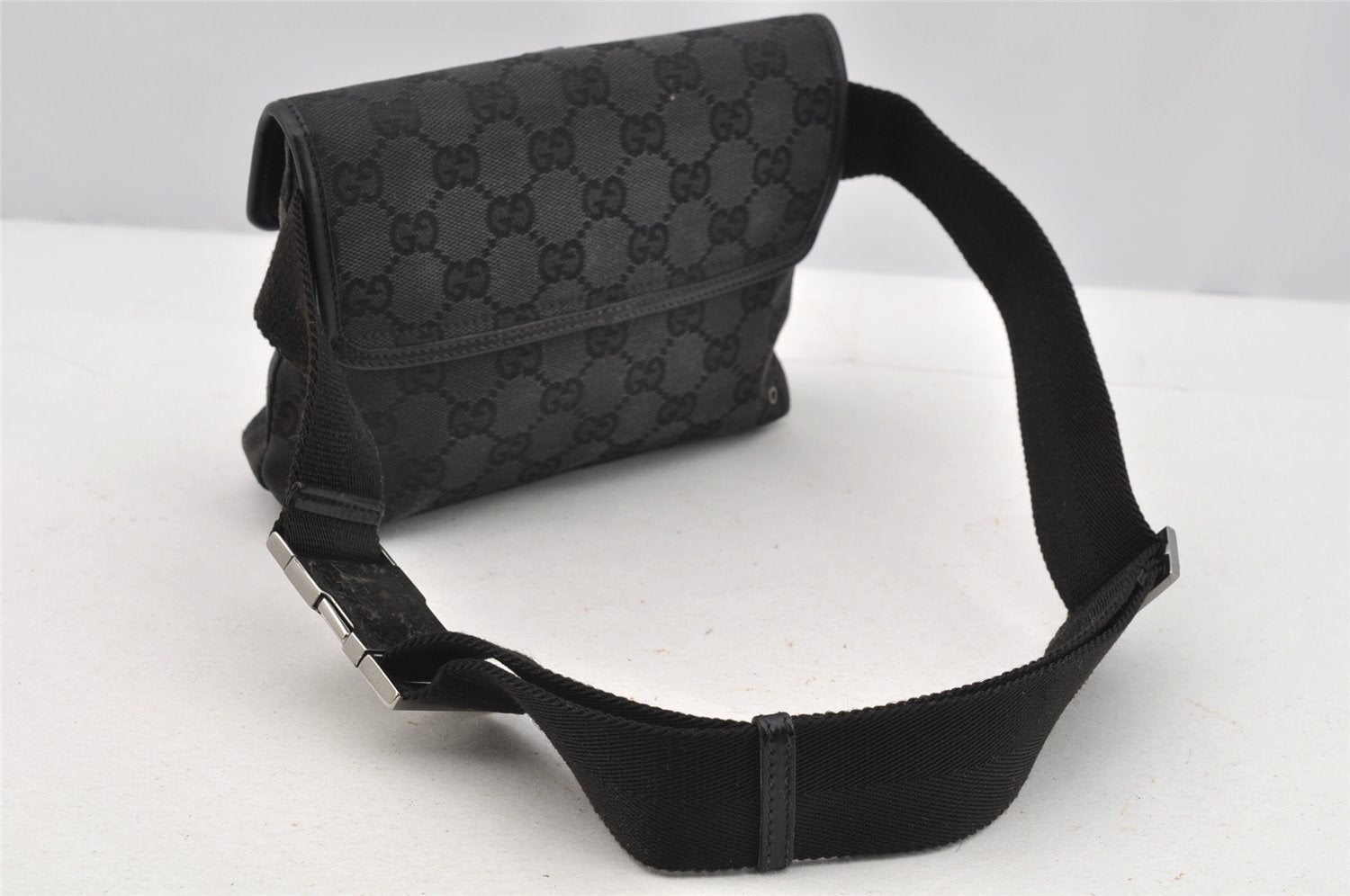 Authentic GUCCI Vintage Waist Body Bag Purse GG Canvas Leather 92543 Black 3285I