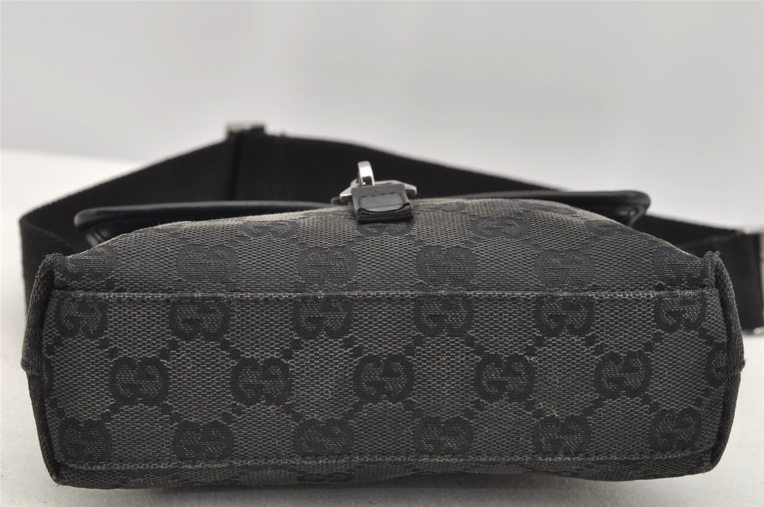 Authentic GUCCI Vintage Waist Body Bag Purse GG Canvas Leather 92543 Black 3285I
