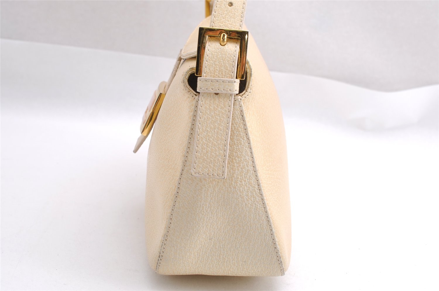 Authentic FENDI Mamma Baguette Shoulder Hand Bag Purse Leather White 3303I
