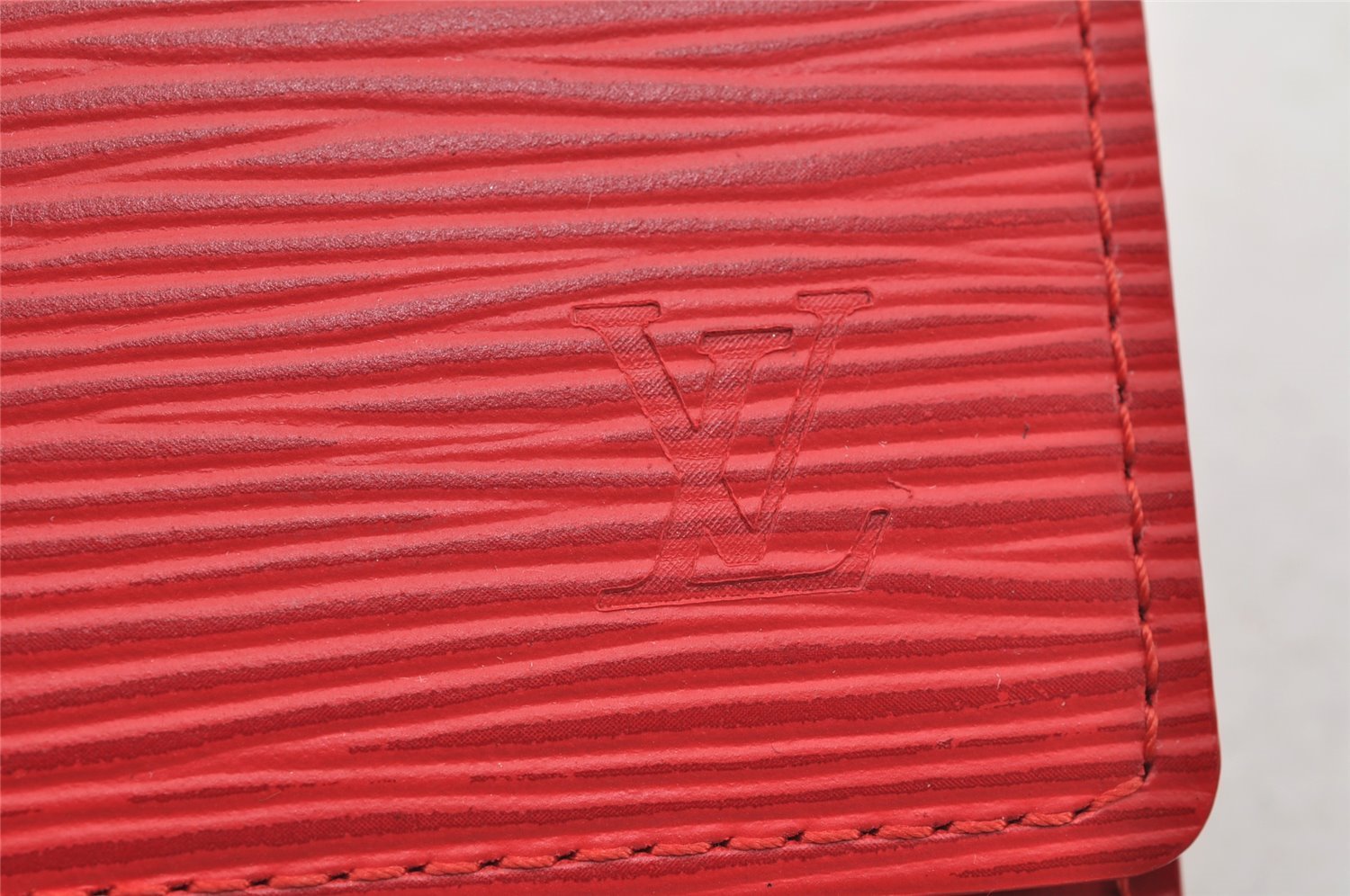 Authentic Louis Vuitton Epi Enveloppe Carte De Visit Card Case M5658E Red 3312I