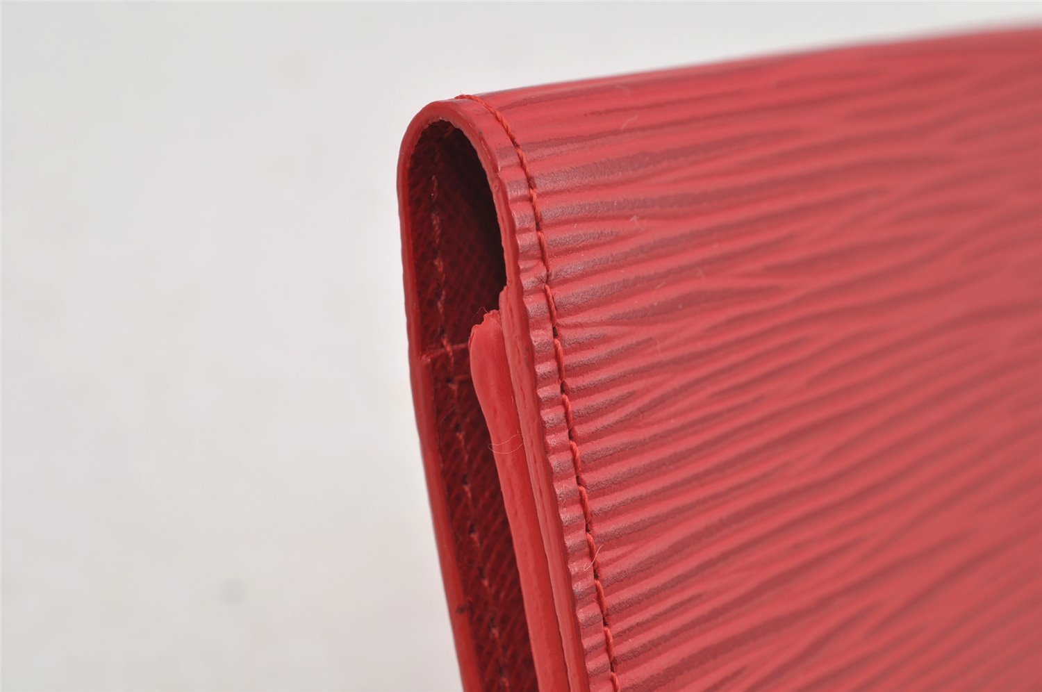 Authentic Louis Vuitton Epi Enveloppe Carte De Visit Card Case M5658E Red 3312I