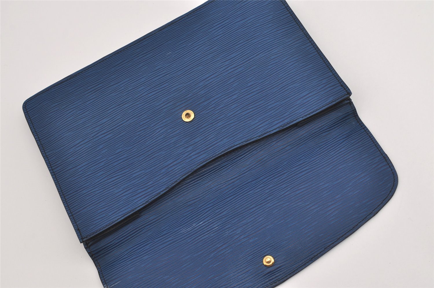 Authentic Louis Vuitton Epi Montaigne 27 Clutch Hand Bag Blue M52655 LV 3314I