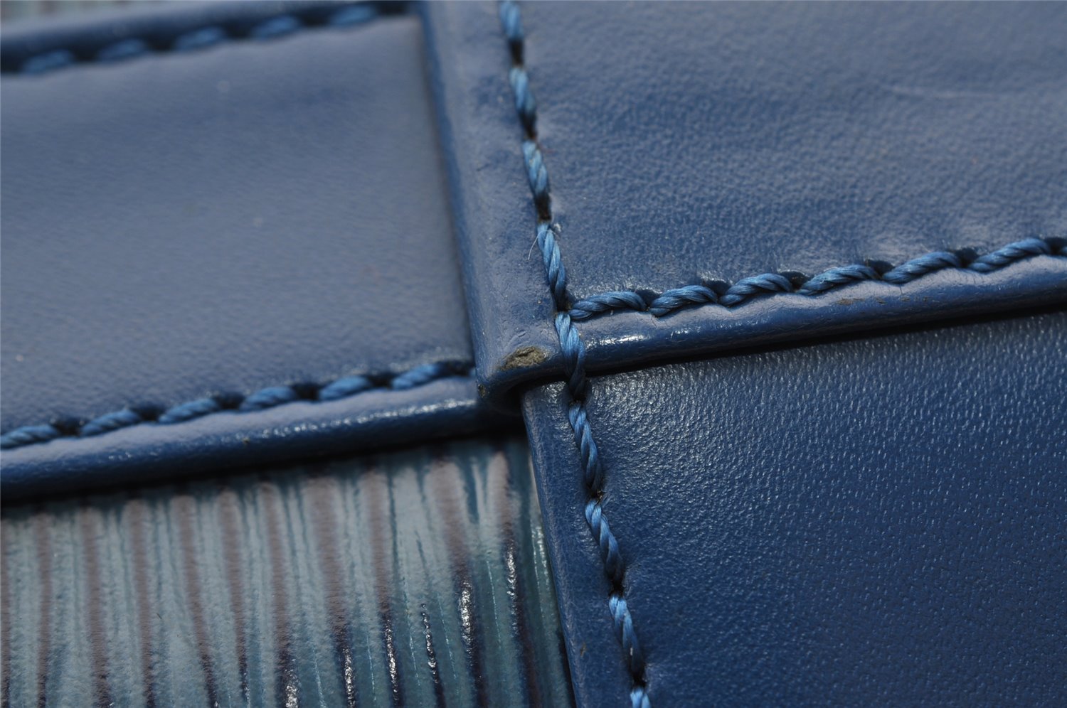 Authentic Louis Vuitton Epi Randonnee PM Shoulder Bag Blue M52355 LV 3331I