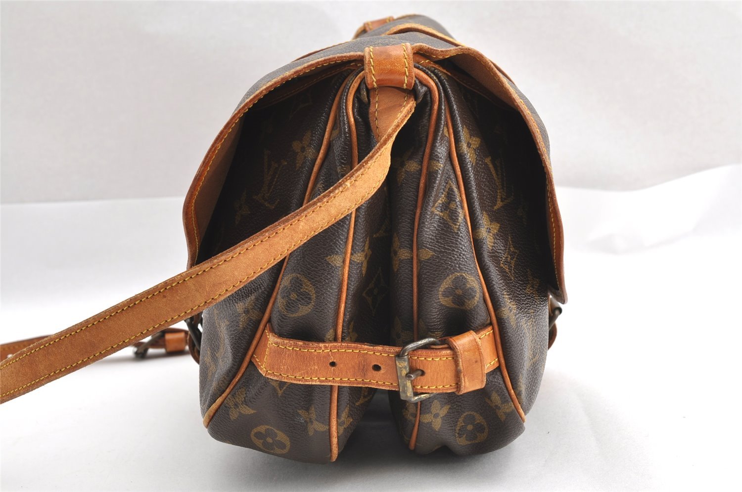 Authentic Louis Vuitton Monogram Saumur 30 Shoulder Cross Bag M42256 LV 3333I