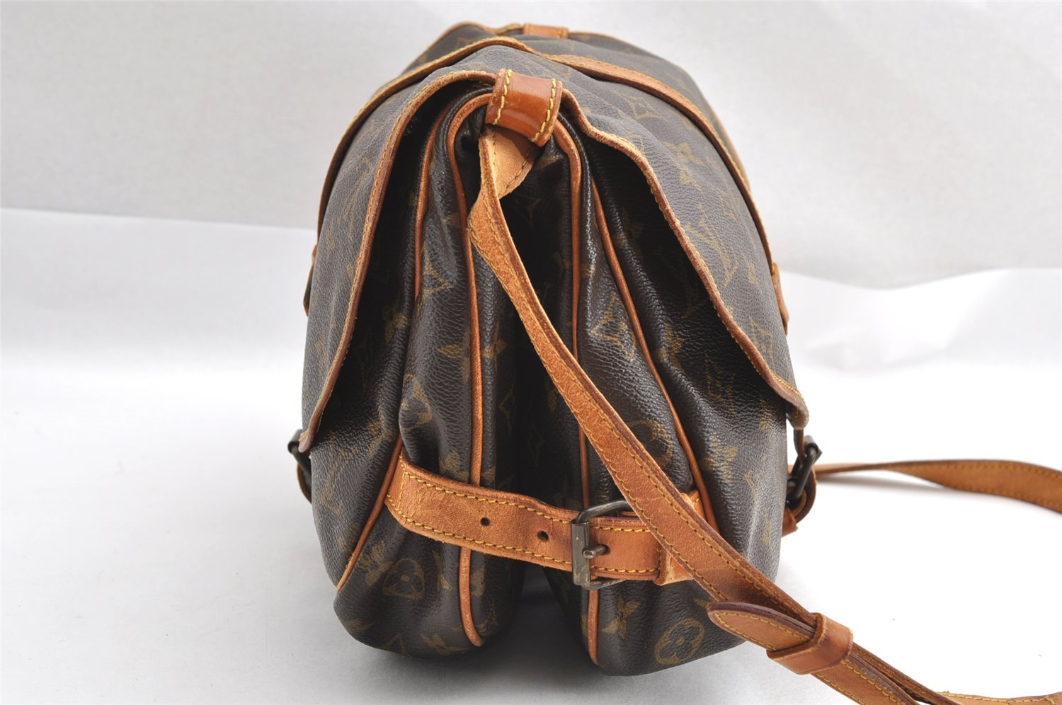 Authentic Louis Vuitton Monogram Saumur 30 Shoulder Cross Bag M42256 LV 3333I