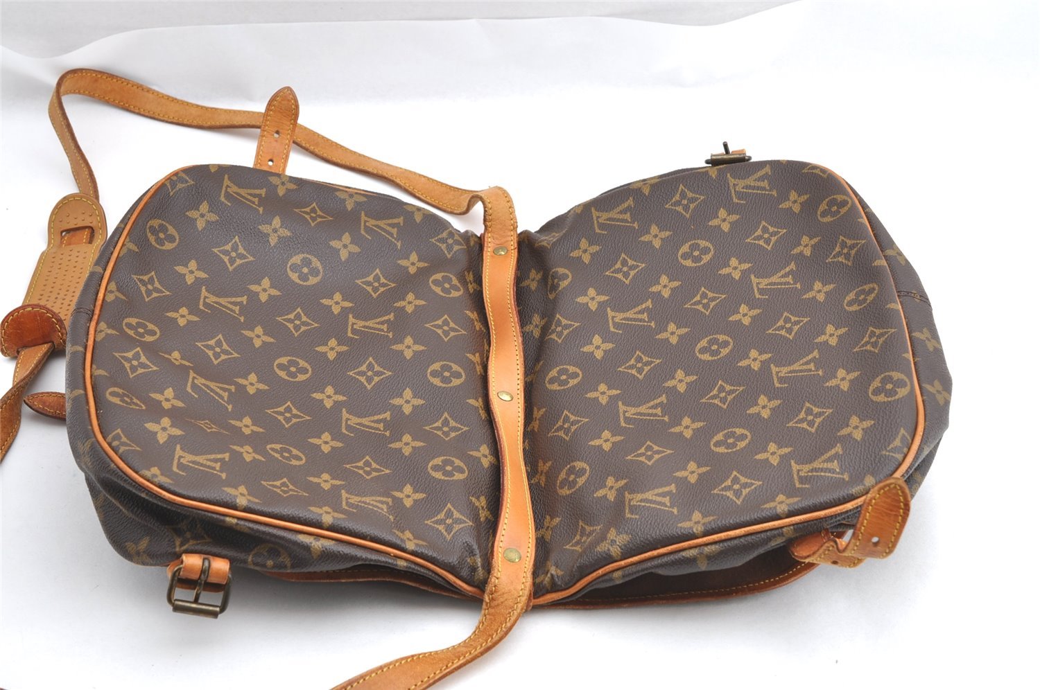 Authentic Louis Vuitton Monogram Saumur 30 Shoulder Cross Bag M42256 LV 3333I