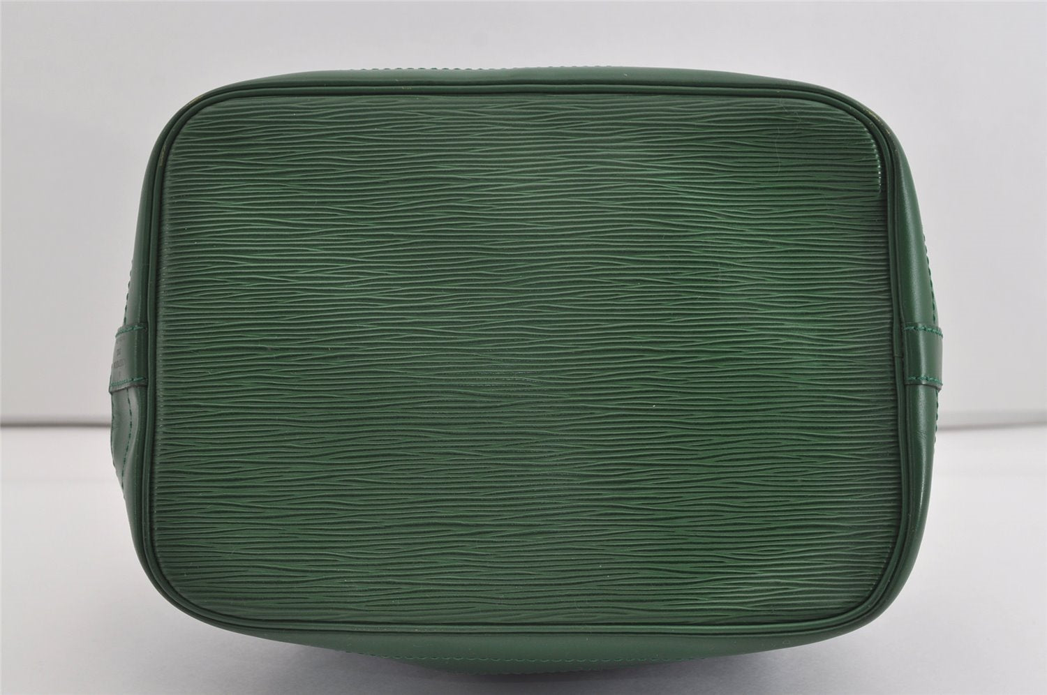 Authentic Louis Vuitton Epi Noe Bi-color Blue Green M44044 Drawstring Bag 3352I