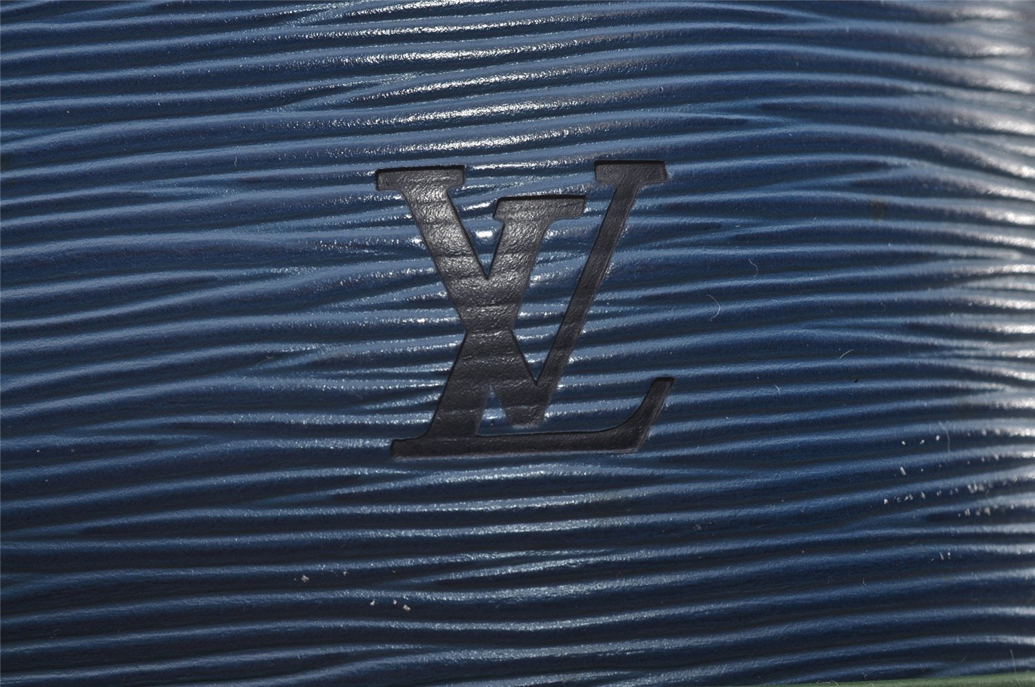 Authentic Louis Vuitton Epi Noe Bi-color Blue Green M44044 Drawstring Bag 3352I