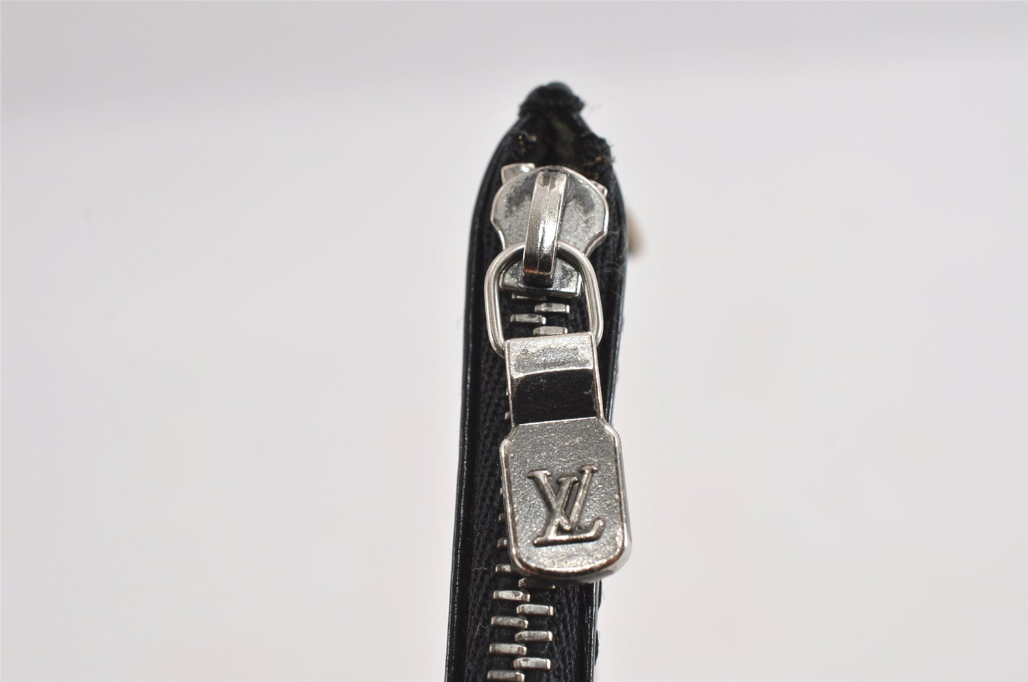 Authentic Louis Vuitton Epi Pouch For Sac De Paule GM Black LV 3462I