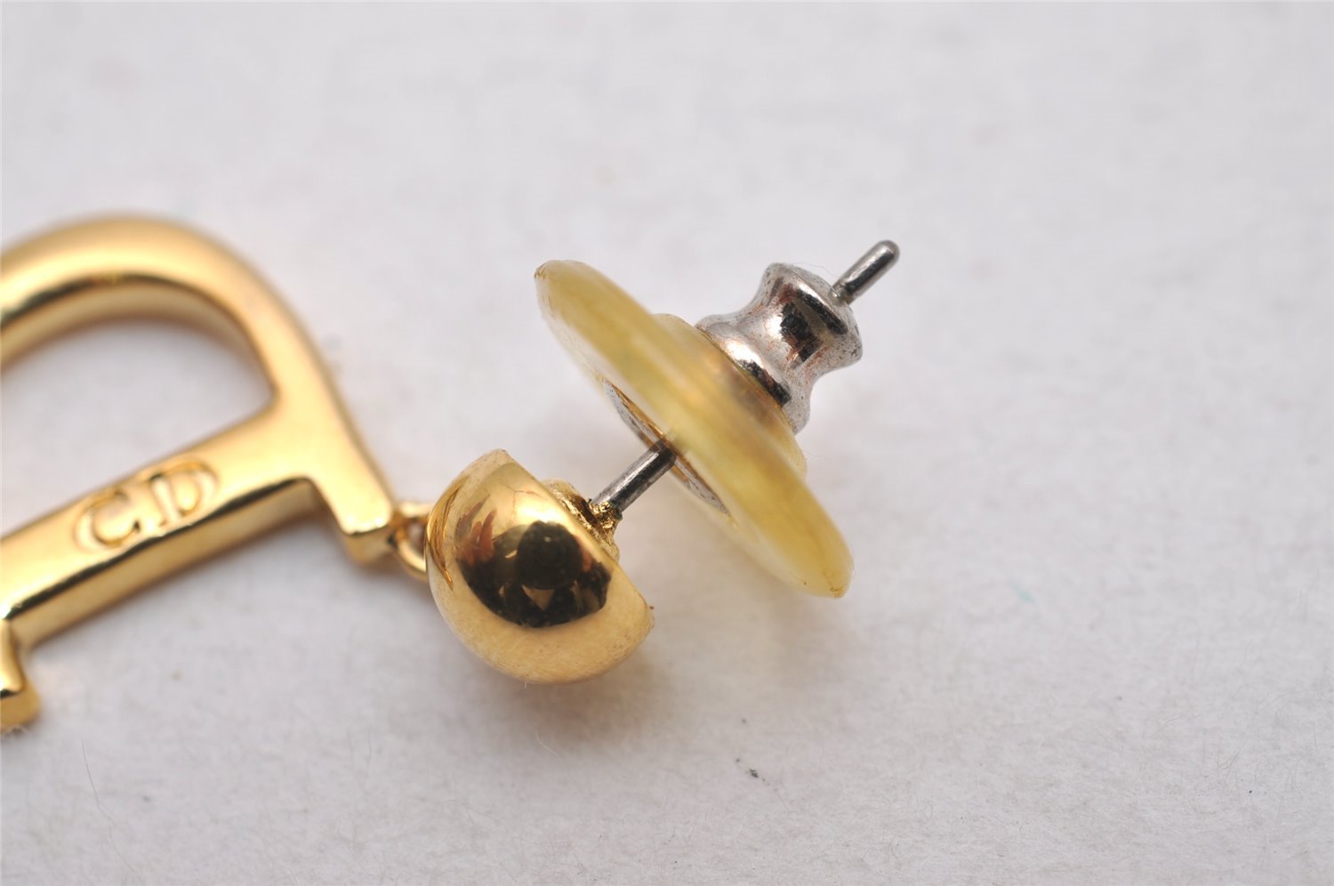 Authentic Christian Dior Vintage Earrings Gold Tone CD 3504I
