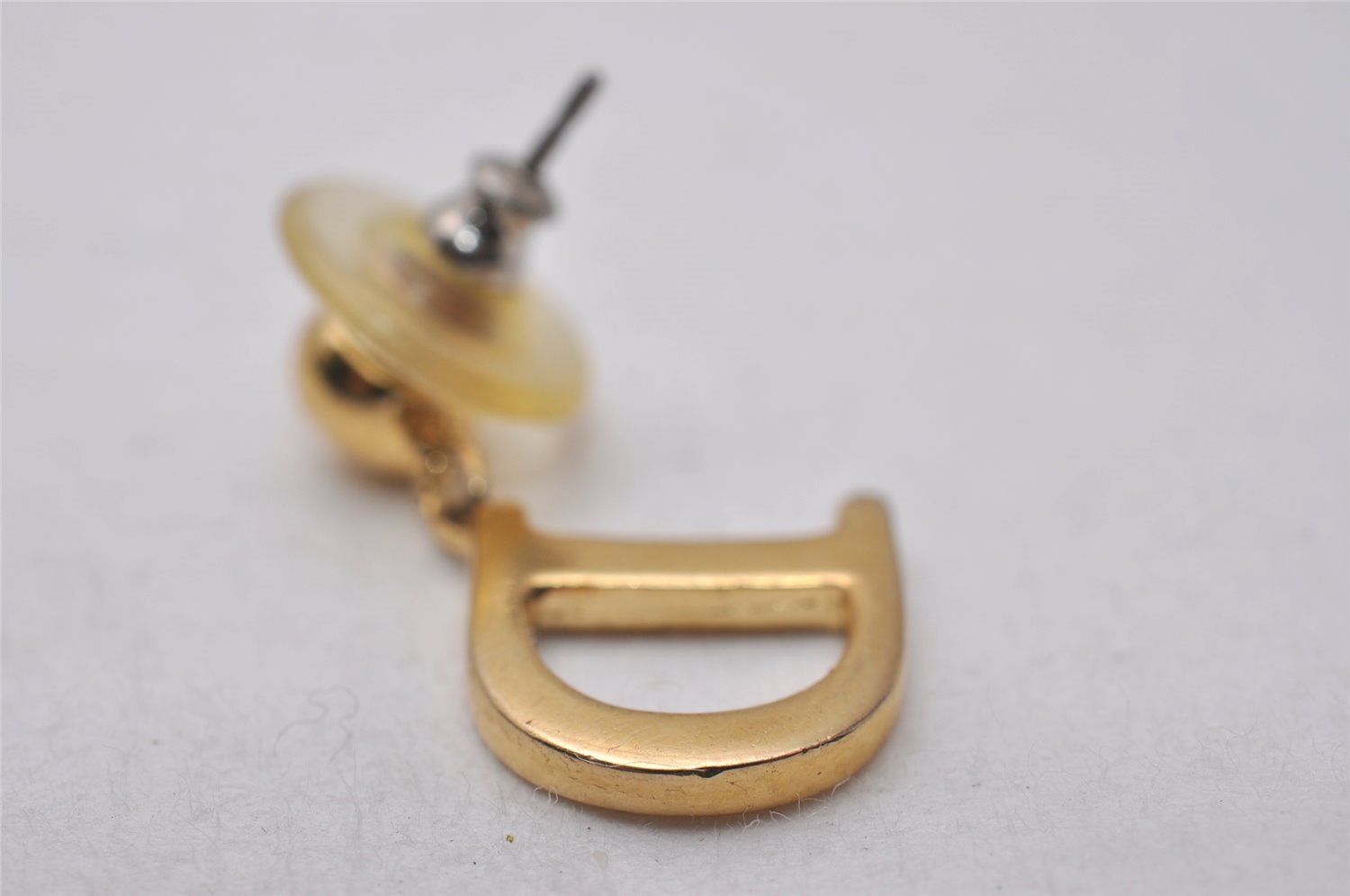 Authentic Christian Dior Vintage Earrings Gold Tone CD 3504I