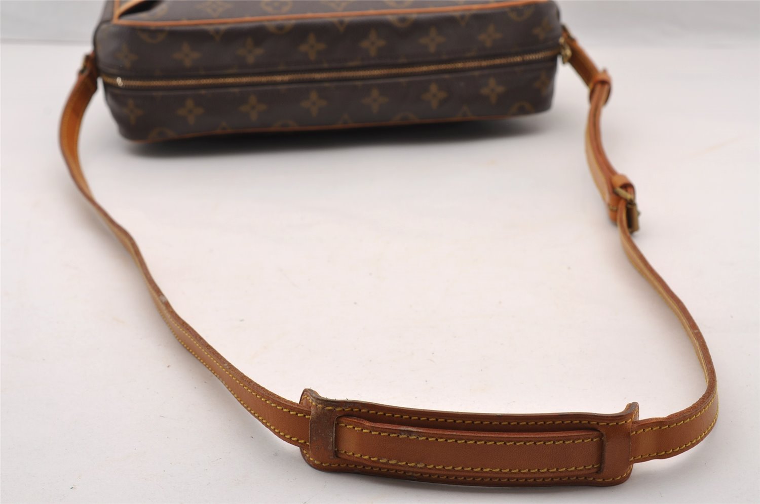 Authentic Louis Vuitton Monogram Trocadero 30 Shoulder Cross Bag M51272 LV 3522I