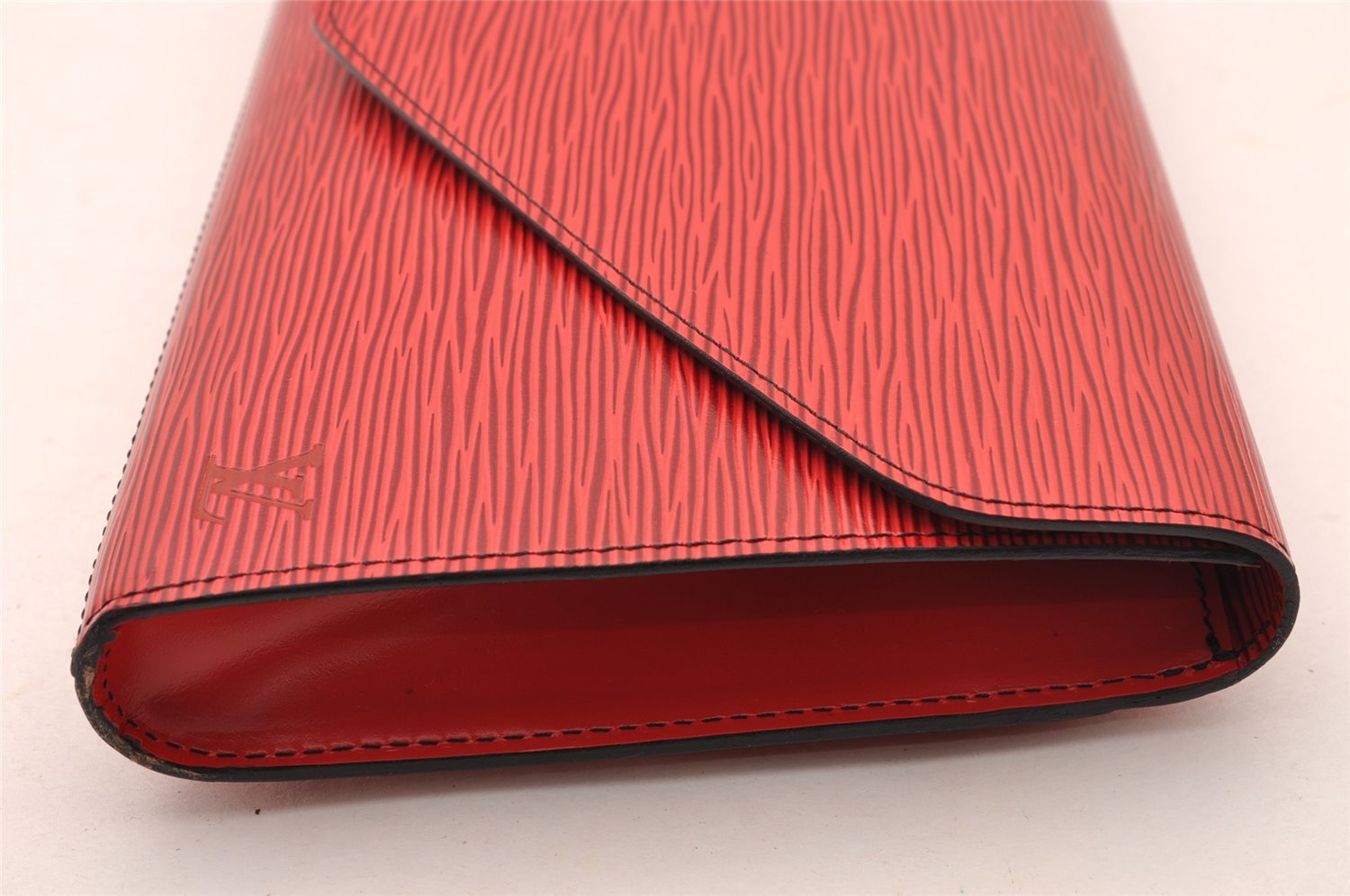 Authentic Louis Vuitton Epi Arts Deco Clutch Bag Red M52637 LV 3524I