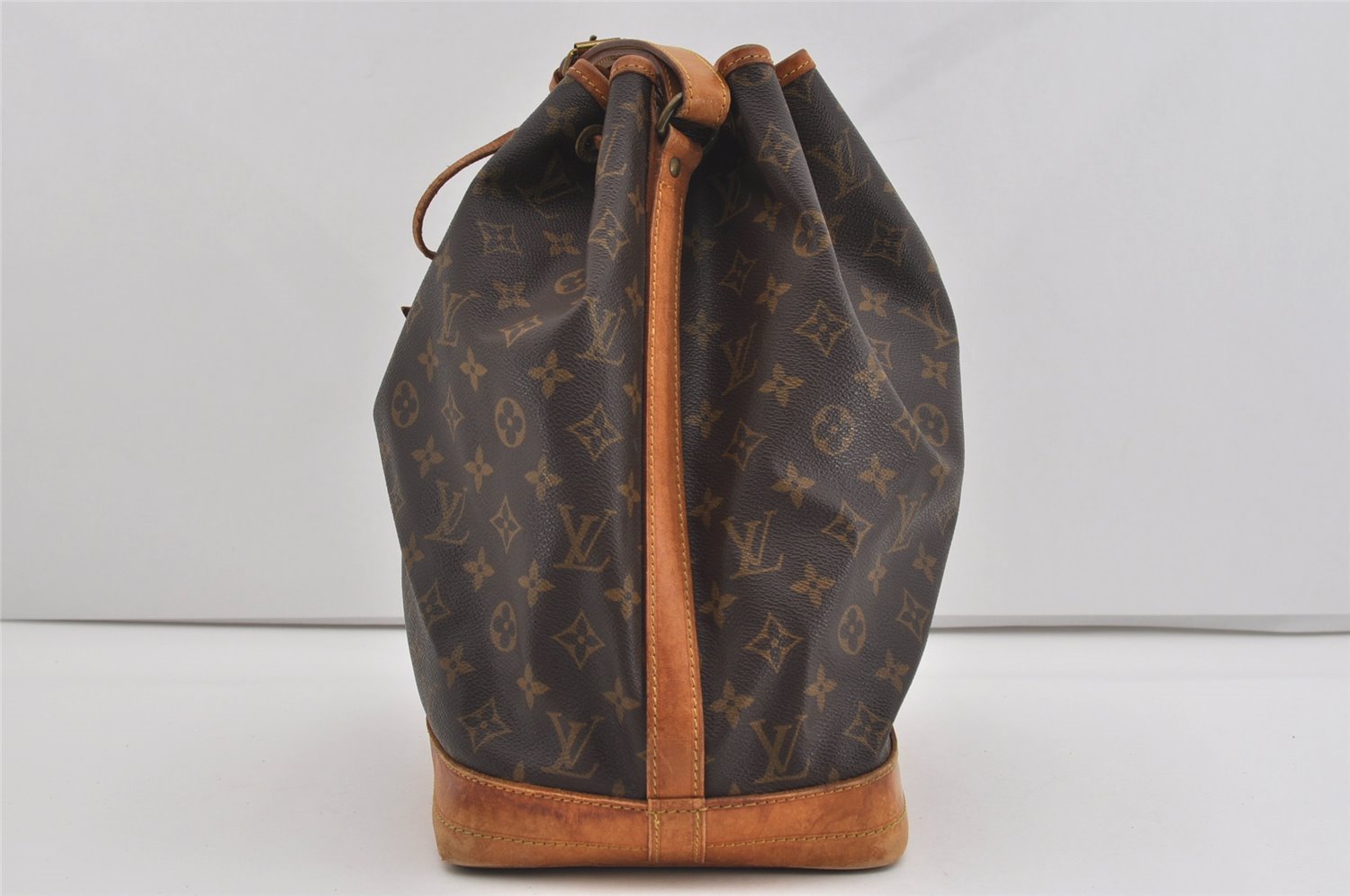Authentic Louis Vuitton Monogram Noe Shoulder Drawstring Bag M42224 LV 3552I