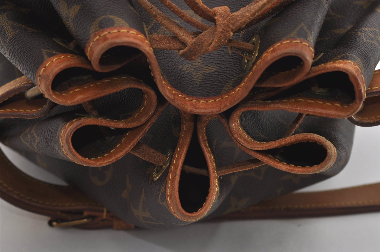 Authentic Louis Vuitton Monogram Noe Shoulder Drawstring Bag M42224 LV 3552I