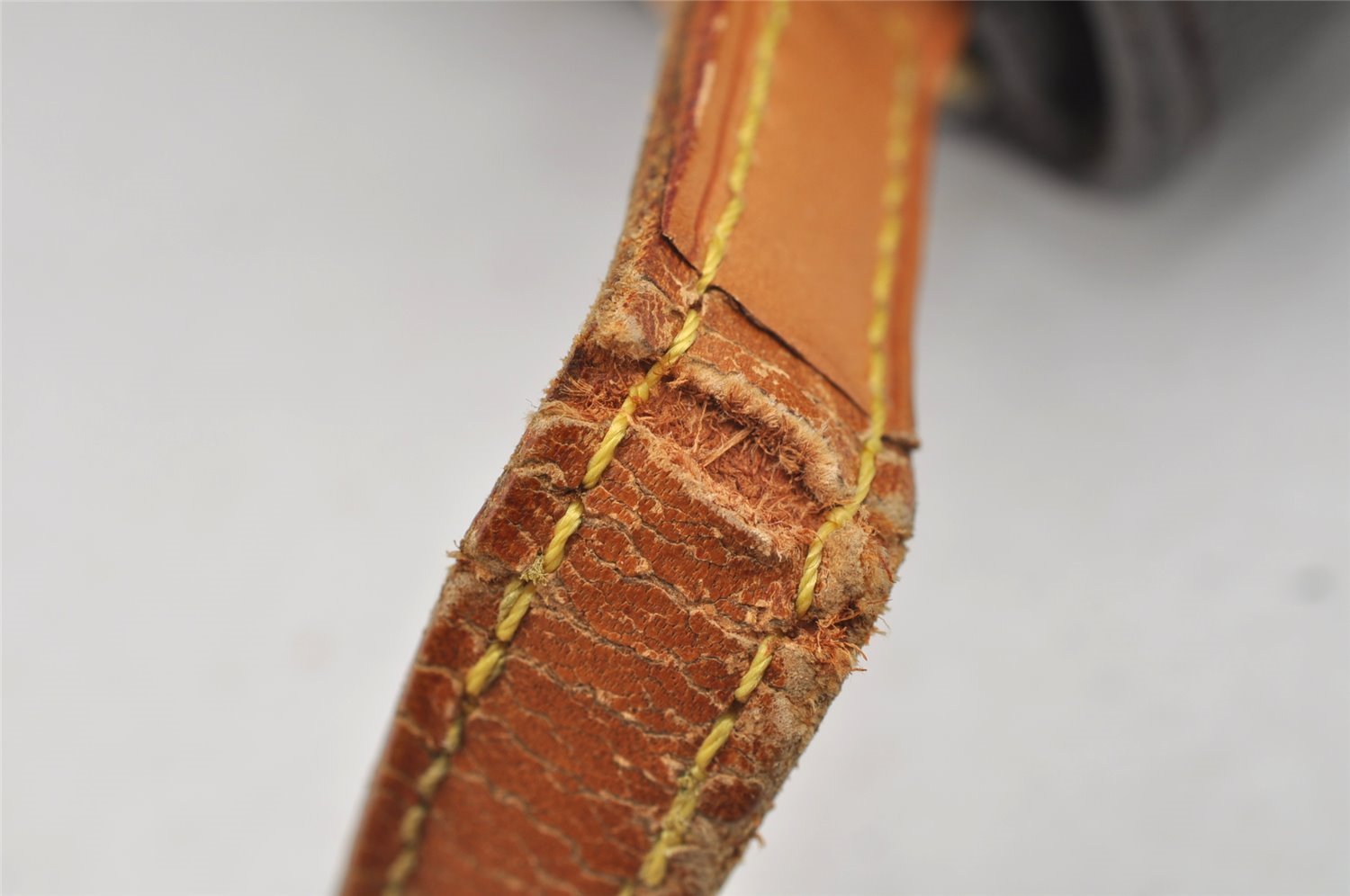 Authentic Louis Vuitton Monogram Saint Cloud MM M51243 Shoulder Cross Bag 3554I