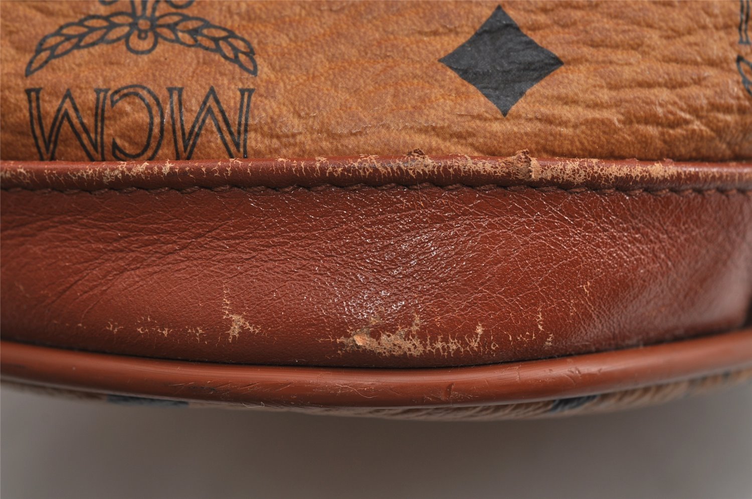Authentic MCM Visetos Leather Drawstring Shoulder Cross Body Bag Brown 3558I