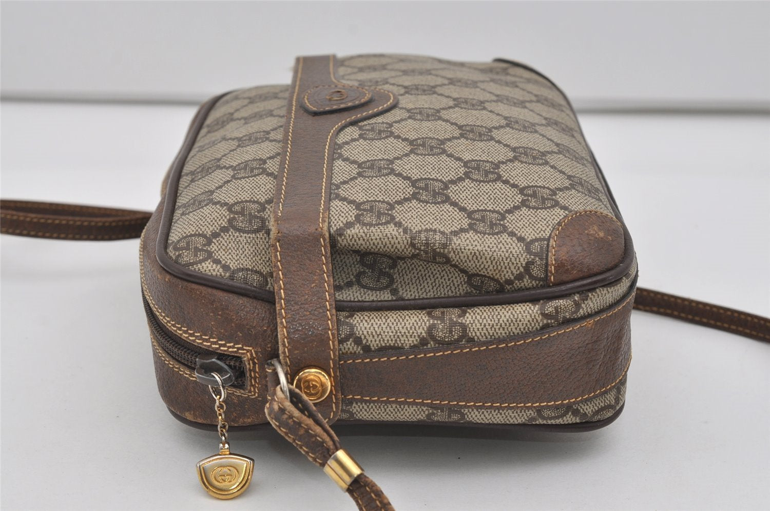 Authentic GUCCI Vintage Shoulder Cross Body Bag GG PVC Leather Purse Brown 3564I