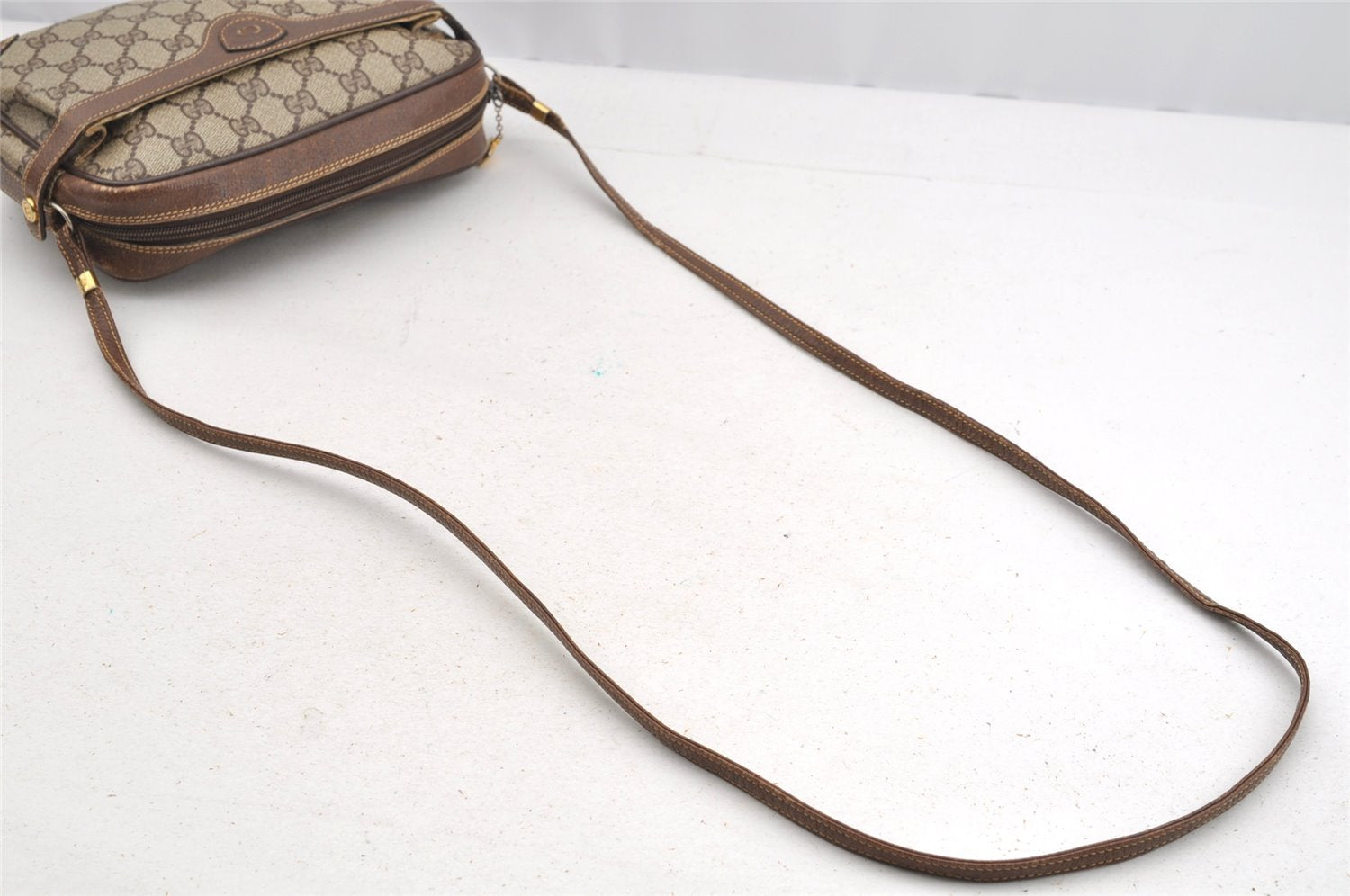 Authentic GUCCI Vintage Shoulder Cross Body Bag GG PVC Leather Purse Brown 3564I