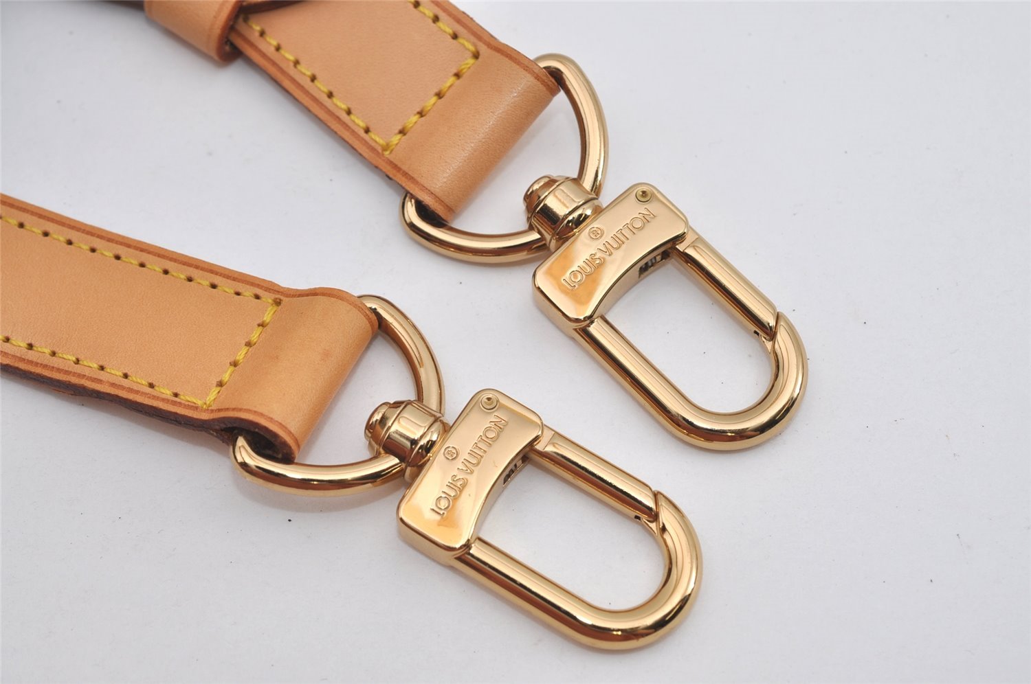 Authentic Louis Vuitton Leather Shoulder Strap Beige 39-46.1