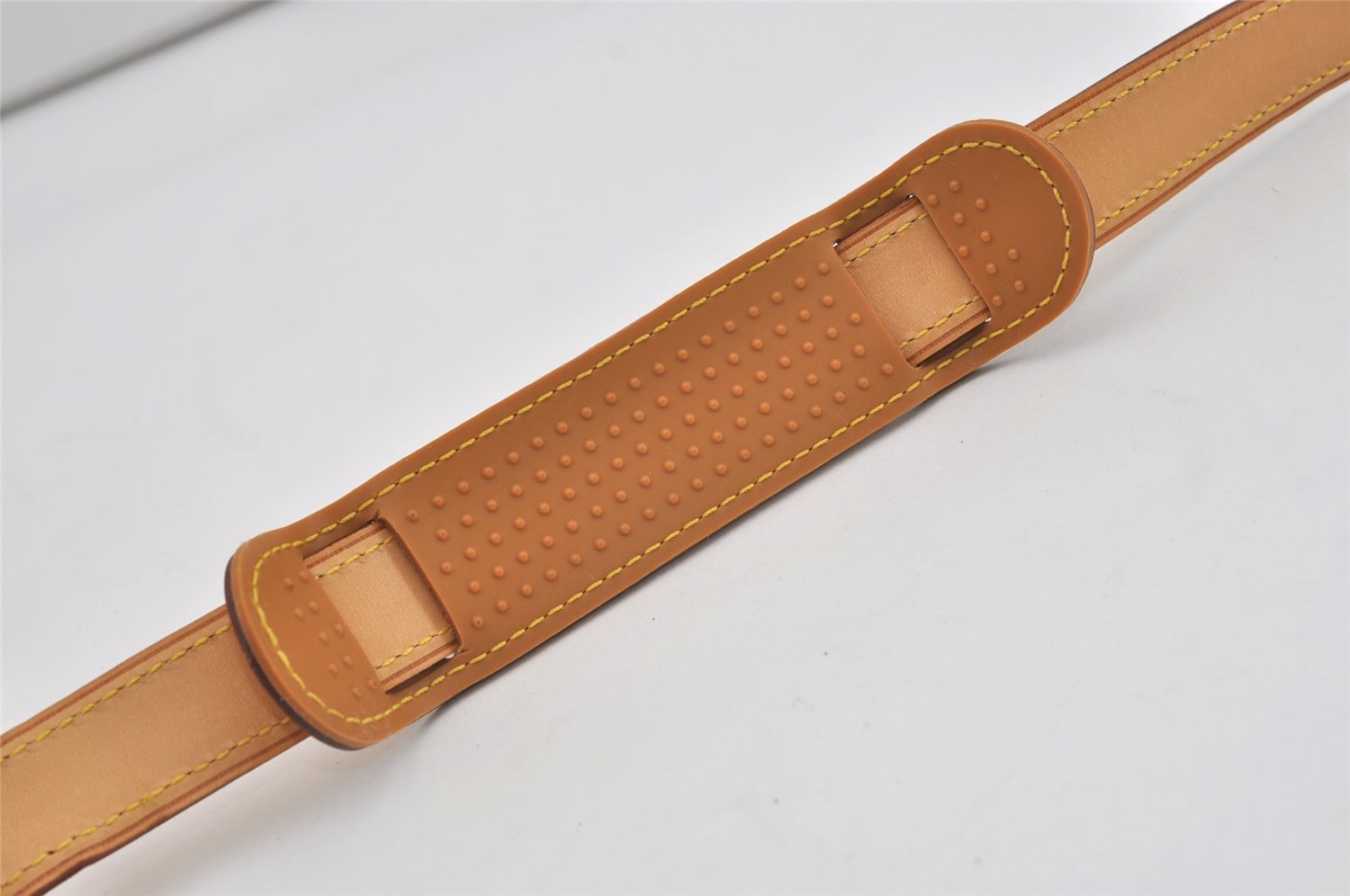 Authentic Louis Vuitton Leather Shoulder Strap Beige 39-46.1