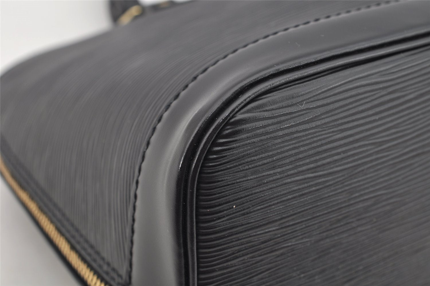 Authentic Louis Vuitton Epi Alma PM Hand Bag Black M40302 LV 3575I