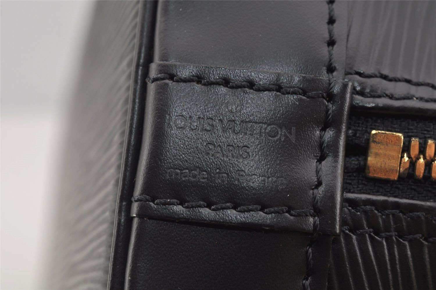 Authentic Louis Vuitton Epi Alma PM Hand Bag Black M40302 LV 3575I