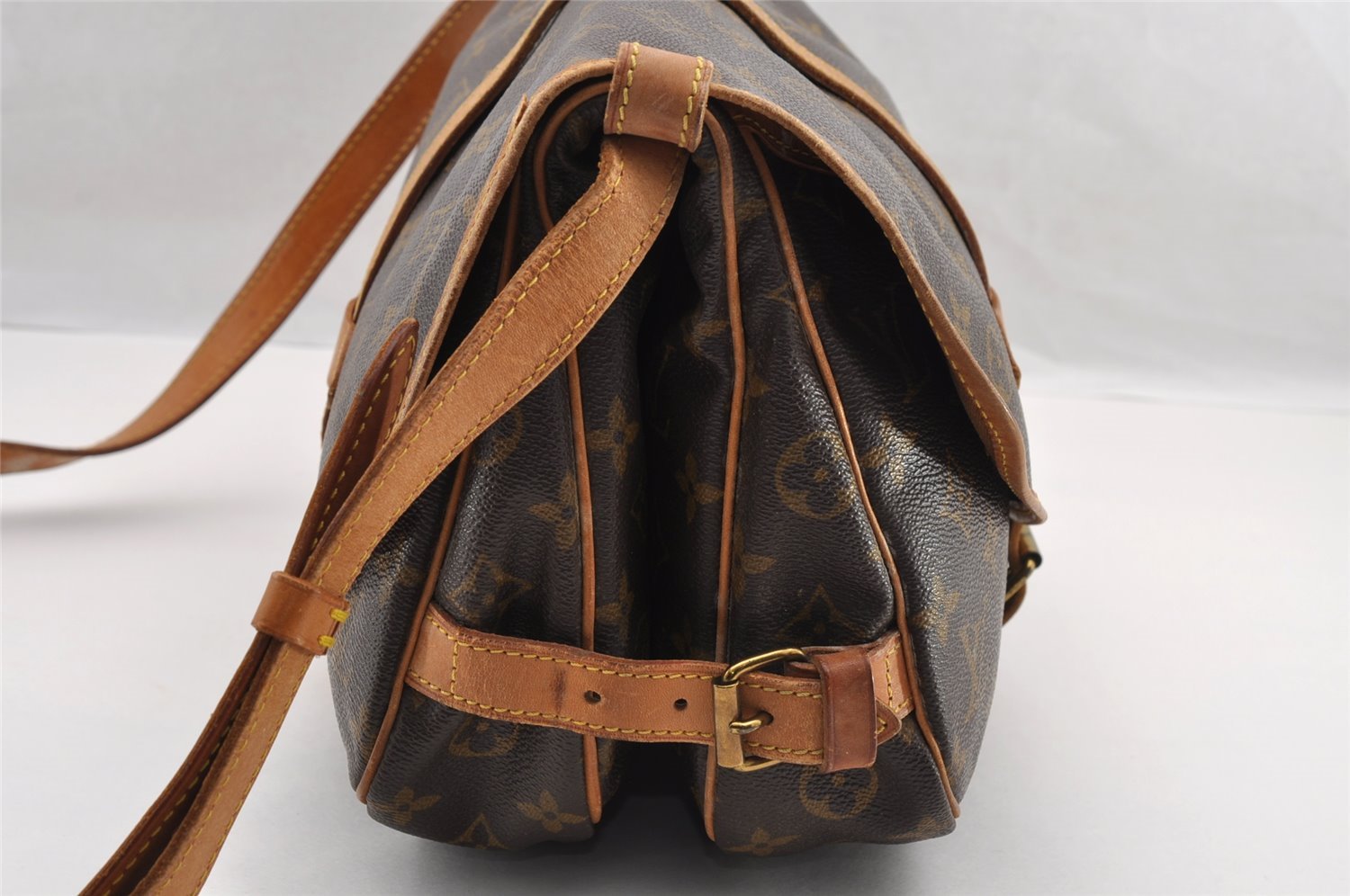 Authentic Louis Vuitton Monogram Saumur 30 Shoulder Cross Bag M42256 LV 3579I