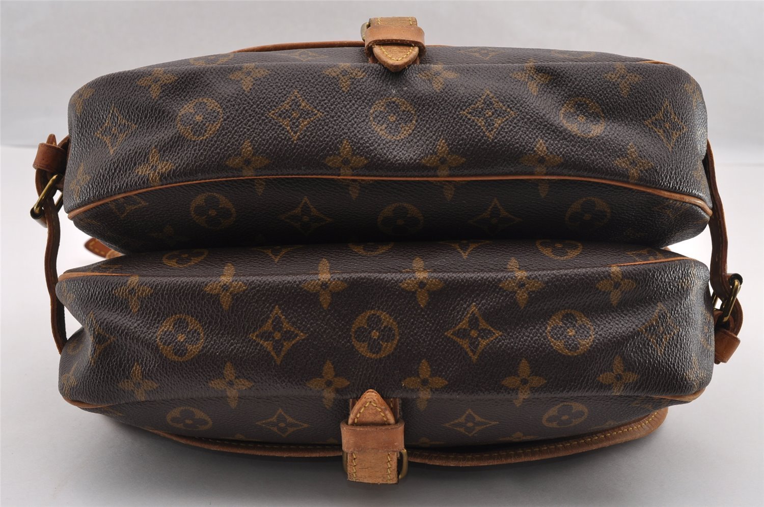 Authentic Louis Vuitton Monogram Saumur 30 Shoulder Cross Bag M42256 LV 3579I